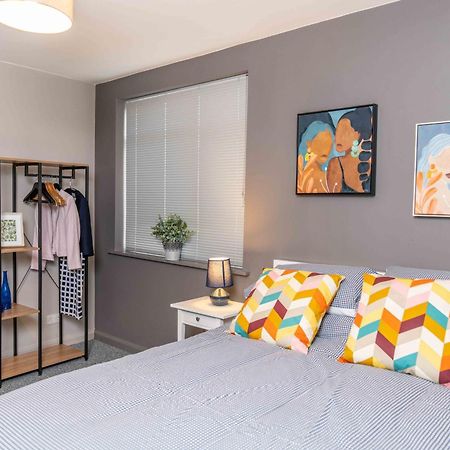 The Exchange Apartments With Permit Parking Tewkesbury Bagian luar foto